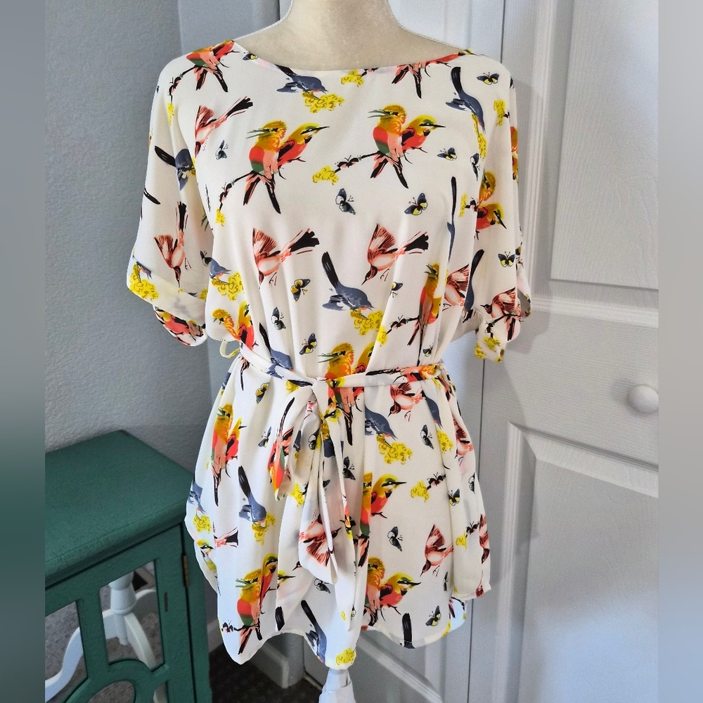 Le Lis Bird Print Belted Tunic Top Women’s Medium Lightweight